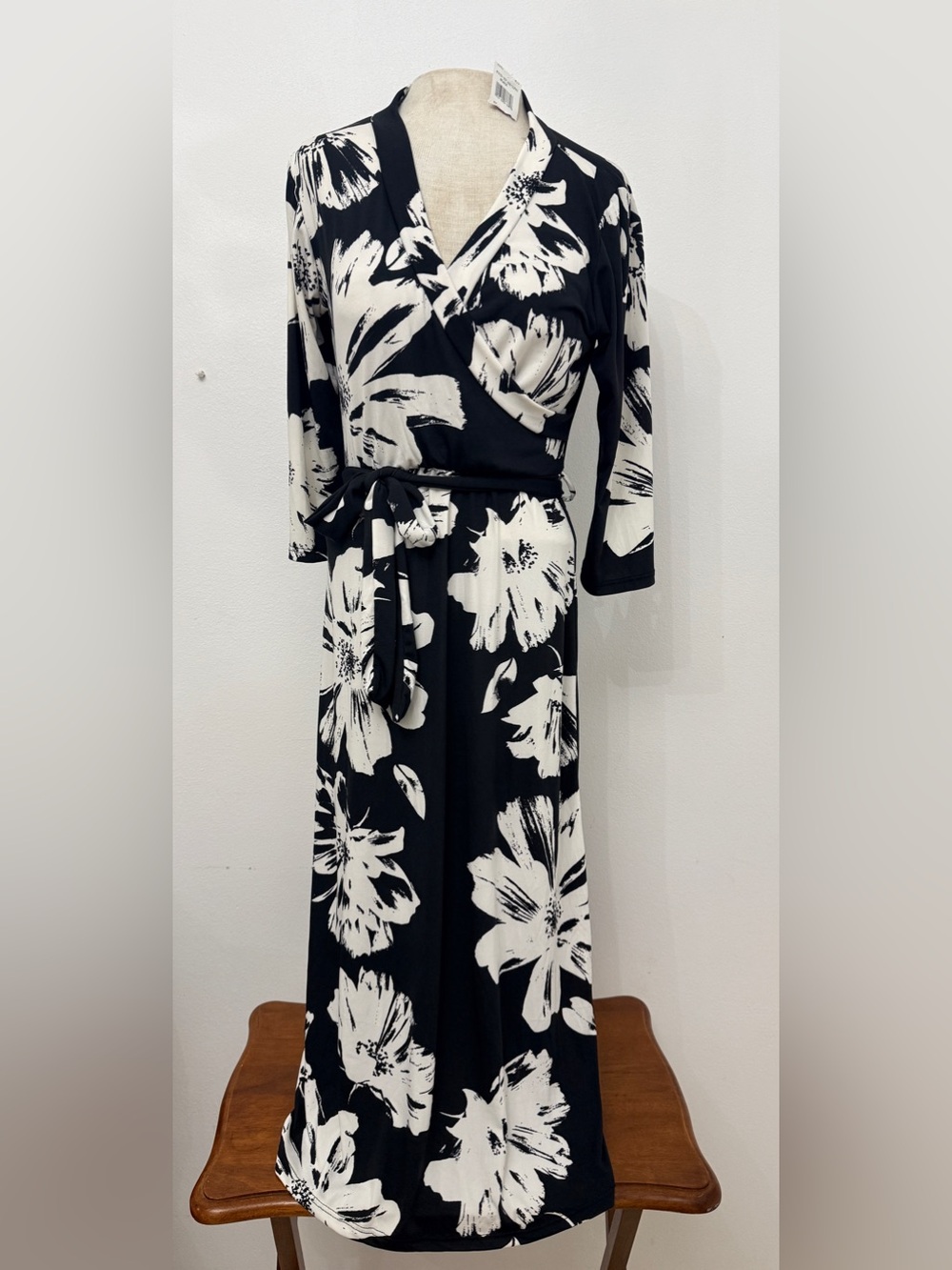 Marianne Black & White Floral Maxi Wrap Dress Size Medium NWT